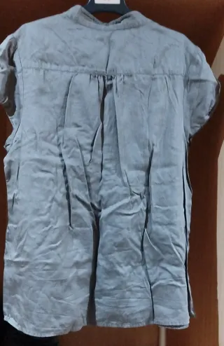 Camisa gris tipo casaca