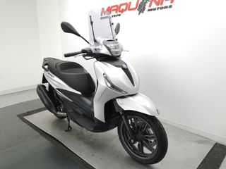 PIAGGIO BEVERLY 300 HPE 2022 5642 kms.