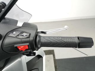 PIAGGIO BEVERLY 300 HPE 2022 5642 kms.