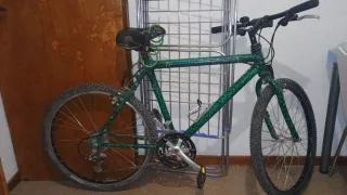 Bicicleta de Montaña Verde,  de aluminio
