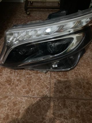 Faro Mercedes-Benz Vito
