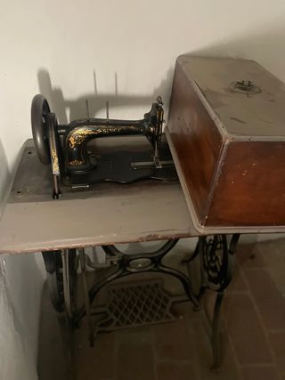 Máquina de coser Singer antigua