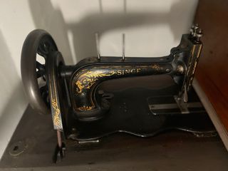 Máquina de coser Singer antigua