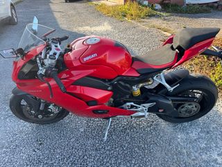 Ducati Panigale V4 Roja Deportiva
