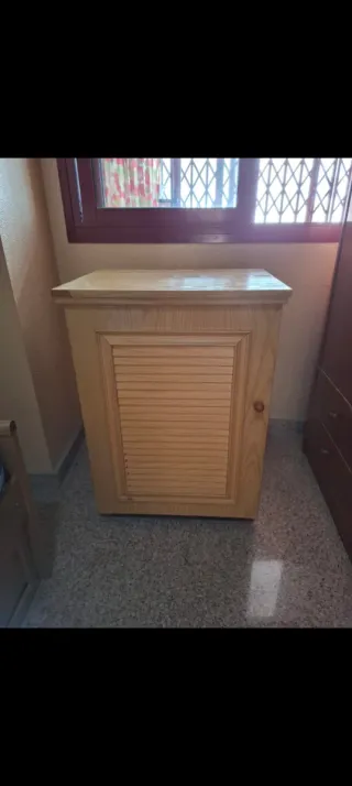 Máquina de coser Singer con mueble