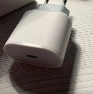Cargador Apple USB-C 20W