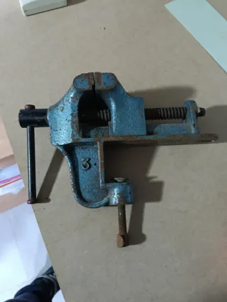 Tornillo de banco, mesa herramientas