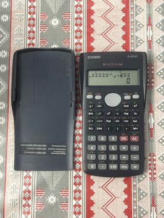 Calculadora Científica Casio fx-82MS