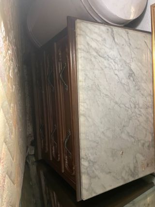 Mesita de noche de madera y mármol