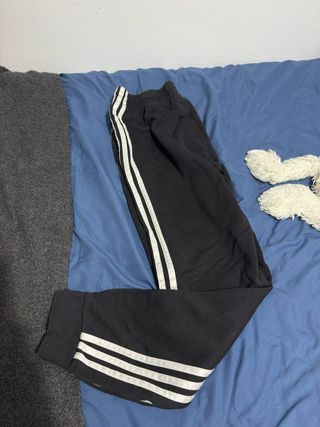 Pantalón chándal Adidas negro