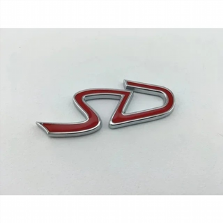 Emblema MINI LETRAS SD ROJO BORDE PLATA