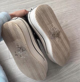 Zapatos plataforma negros y blancos