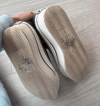 Zapatos plataforma negros y blancos