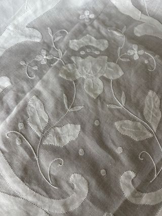 Toalha de Mesa Grande Bordada Algodão Voile