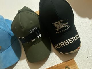 Lote 4 Gorras: Amiri, Burberry, Dsquared2, NY