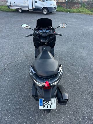 Moto 125 Wottan Maxi Scooter Negra año 2017