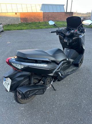 Moto 125 Wottan Maxi Scooter Negra año 2017
