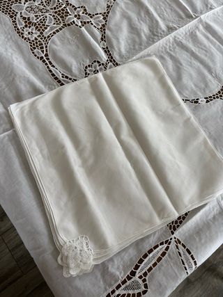 Toalha de mesa puro linho bordado Richelieu
