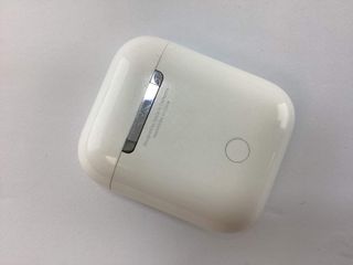 in-ear apple airpods 2 gen