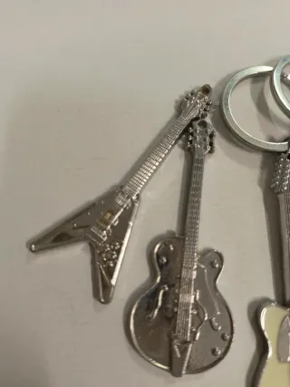 Portachiavi chitarra metallo 4 pezzi