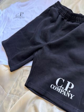 Conjunto C.P. Company Camiseta y Pantalón Corto