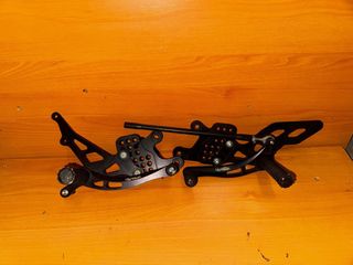 Estriberas Ajustables CBR 600RR