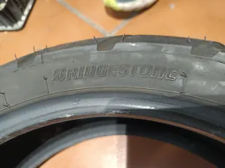 Neumáticos Moto Pirelli y Bridgestone R17