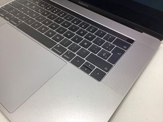 portatil apple apple macbook pro core i7 2.6 15 touchbar (2018) (a1990)