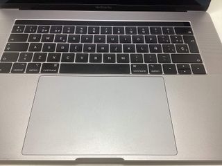 portatil apple apple macbook pro core i7 2.6 15 touchbar (2018) (a1990)