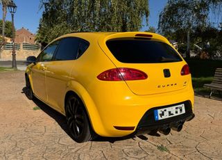 SEAT Leon Cupra
