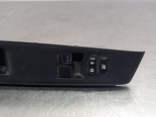 MANDO ELEVALUNAS DELANTERO IZQUIERDO TOYOTA YARIS