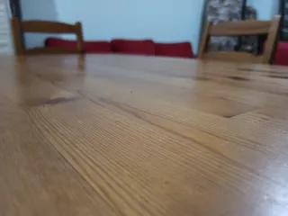 Mesa de madera con 4 sillas