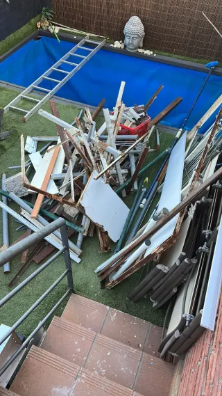 Se desalojan casas pisos locales garaje naves