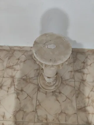 Columna pedestal de mármol