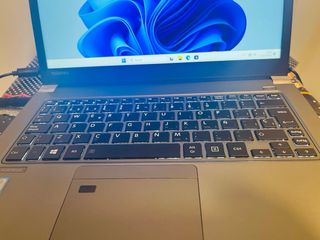 Portátil Toshiba i5 SSD 8GB RAM Windows 11