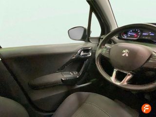 Peugeot 208 5P ALLURE 1.2L PureTech 60KW (82CV)