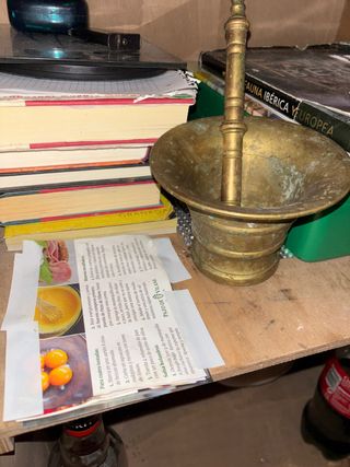 Almirez grande de bronce antiguo