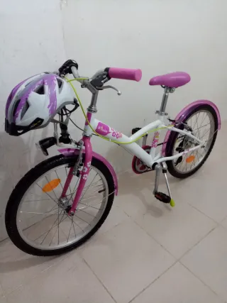 Bicicleta Btwin Niña 20 "Rosa y Blanca + Casco
