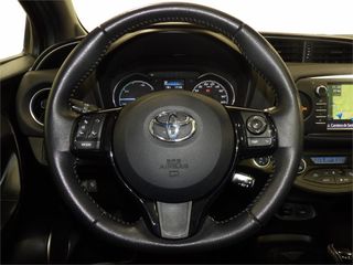 TOYOTA Yaris 1.5 Hybrid Advance
