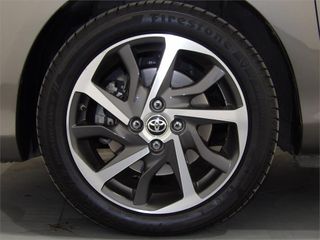 TOYOTA Yaris 1.5 Hybrid Advance