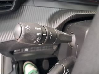 Peugeot 208 BlueHDi 73kW (100CV) Allure