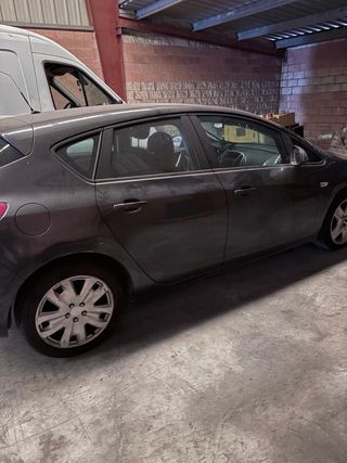 Opel Astra 2011