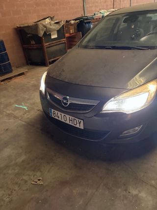 Opel Astra 2011