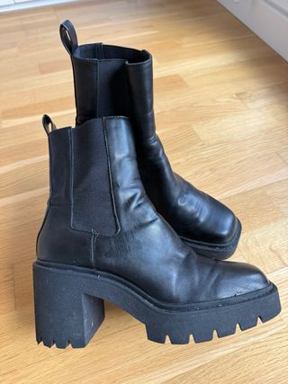 Botines negros polipiel