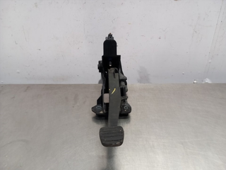 PEDAL EMBRAGUE DACIA SANDERO II 465039034R