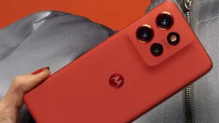 Motorola Edge 50 Neo Rosso