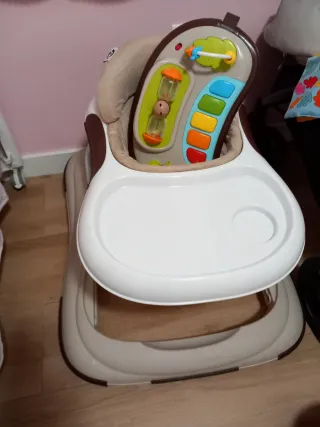 Andador correpasillos infantil con juegos