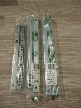 Guías para cajones de 246x17 mm y 215x17mm