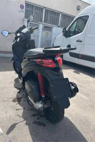 Piaggio Medley 125cc Scooter Negra