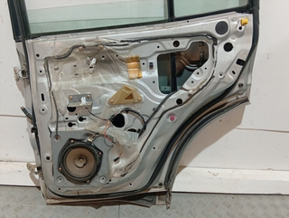 PUERTA TRASERA DERECHA MITSUBISHI MONTERO (V60/V7